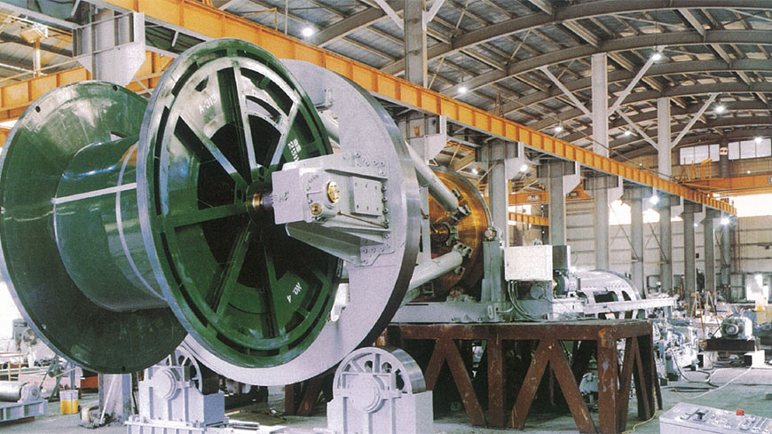 DRUM TWISTER TYPE LAYING-UP MACHINE