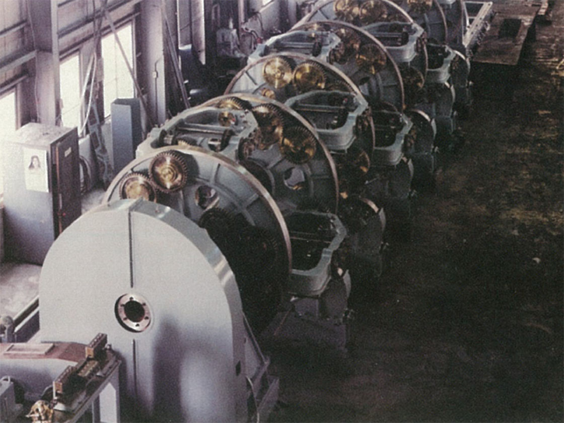 PLANETARY TYPES UNDER-ROLLER LESS TYPE / UNDER-ROLLER TYPE